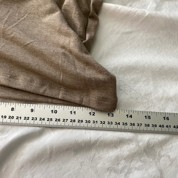 Old Navy Women's Beige 3/4 Dolman Sleeve Lightweight Romper Stretchy‎ Size Small - Picture 13 of 14